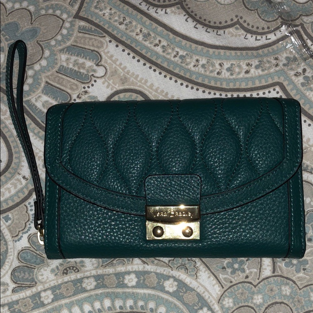 Vera Bradley Ultimate Wristlet